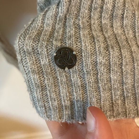 Zella Gray Rib Knit Front Twist yoga Sweater - Picture 6 of 8